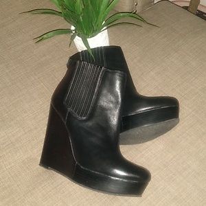 MICHAEL KORS Black Leather #AA12G Platform Wedge Ankle Boots US 7.5